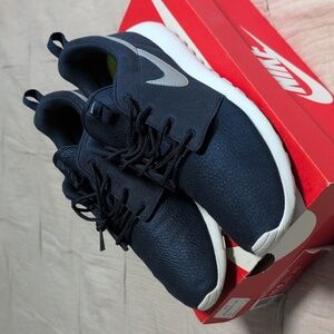 Nike Rosherun Suede 10.5